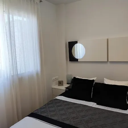 L&g78 Atico Con Parking Apartment
